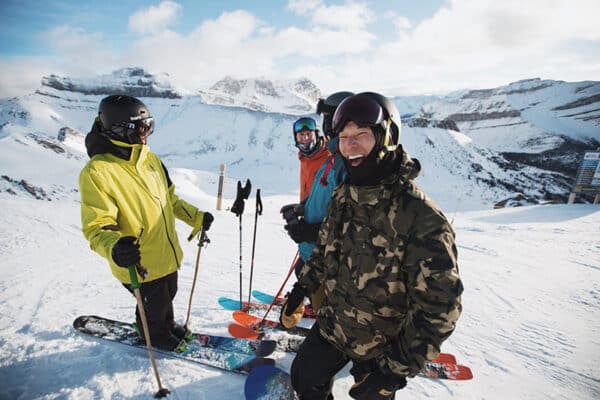 https://www.westtrek.com/wp-content/uploads/2022/05/LLTourism_Lake_Louise_2016_Jake_Dyson_small-600x400.jpg