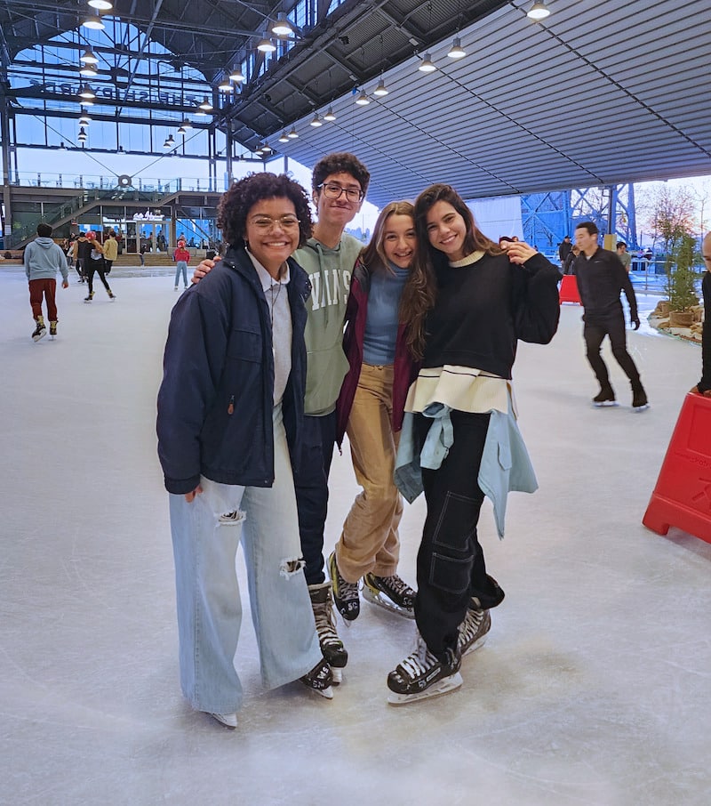 https://www.westtrek.com/wp-content/uploads/2024/11/©DCT-IceSkating-Vancouver.jpg