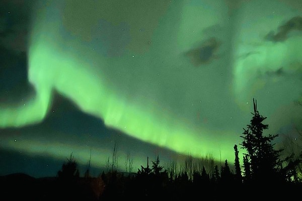 https://www.westtrek.com/wp-content/uploads/2025/02/©DCT-MichaelSong-YukonAdventure-NorthernLights-Aurora.jpg