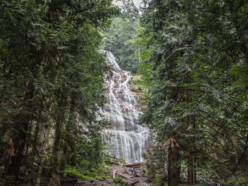 https://www.westtrek.com/wp-content/uploads/2025/02/©MooseTravelNetwork-BridalVeilFalls.jpg