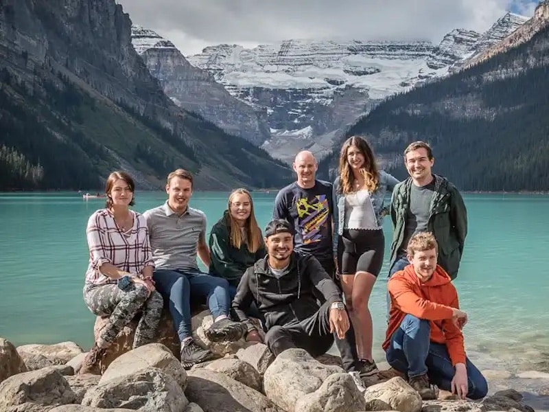 https://www.westtrek.com/wp-content/uploads/2025/02/©MooseTravelNetwork-LakeLouise.jpeg