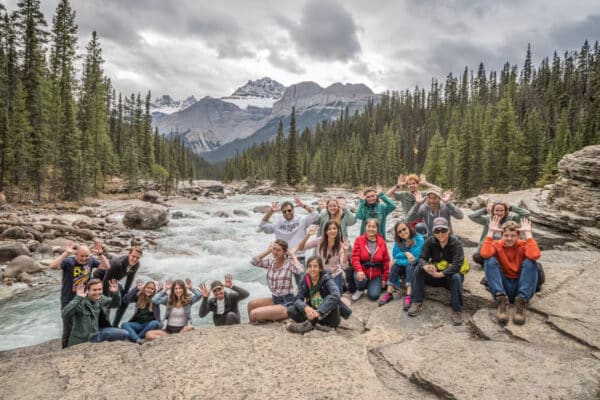 https://www.westtrek.com/wp-content/uploads/2025/02/©MooseTravelNetwork-Rockies-Athabasca-WapitiTour-600x400.jpg